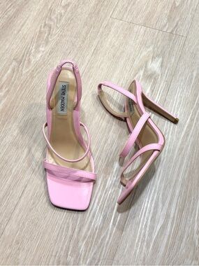 Steve Madden Gracey Sandal in Pink Patent